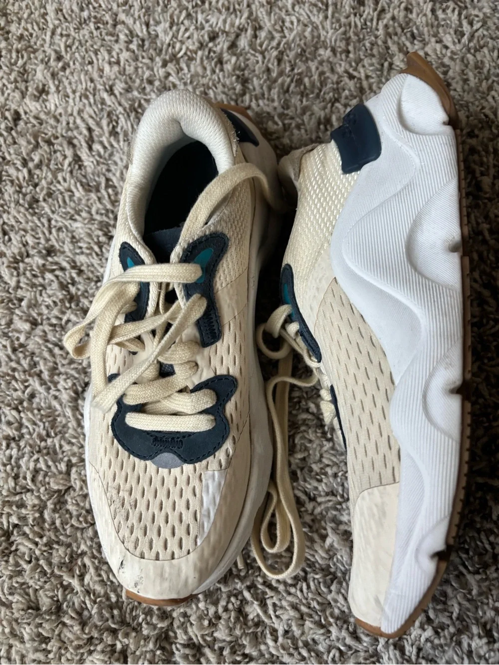 Kineric SOREL  like new Cream Sneakers with Navy and Teal Accents womens sz 6-7